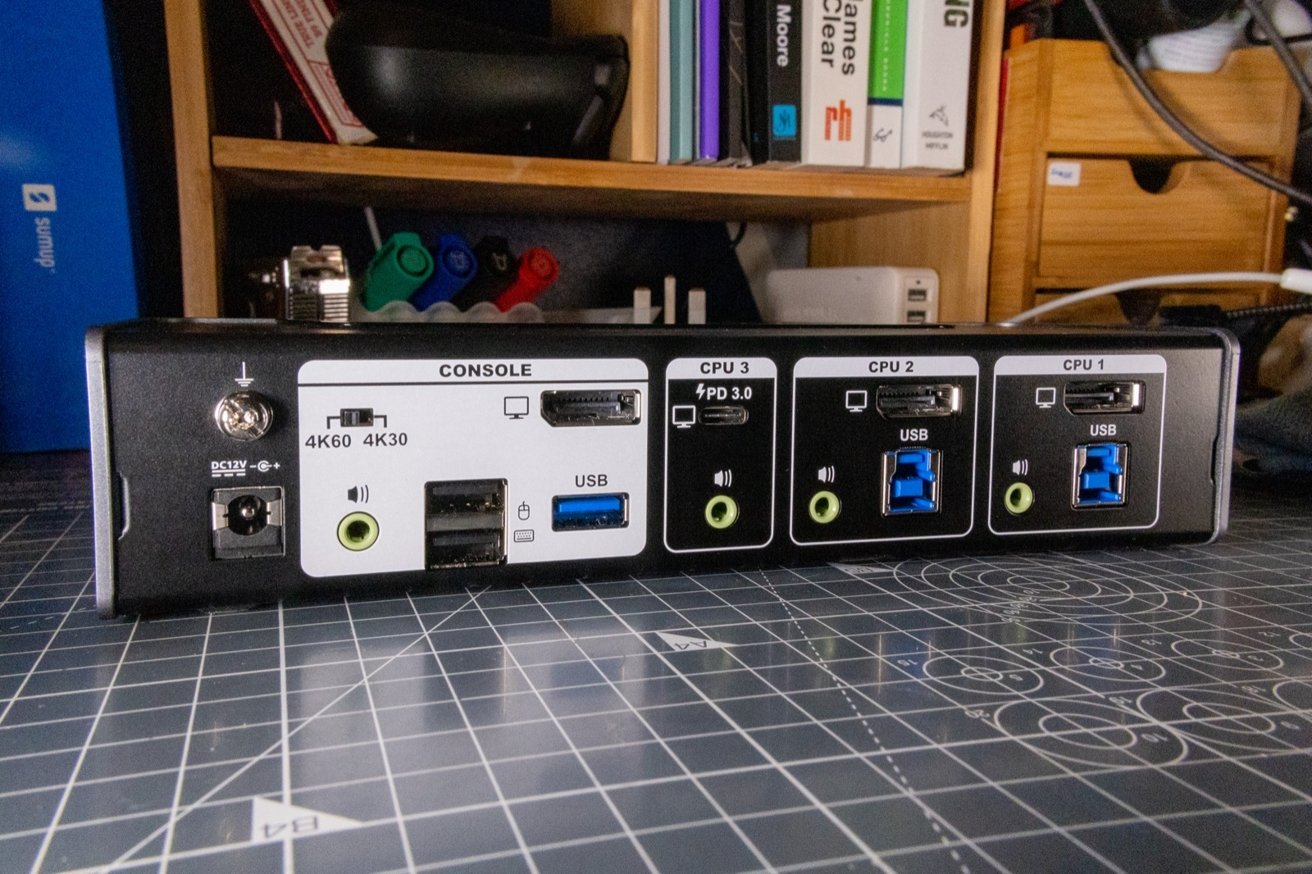 Hay suficientes puertos para conectar Mac y PC de escritorio, así como una opción USB-C prácticamente hecha para MacBook Air y MacBook Pro. 